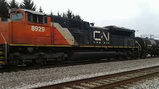 Canadian National Ex-Citirail Power Lead A Loaded Sulfur Train