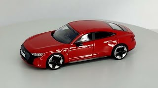 Para64 Audi e-tron GT // Tango red // 1/64 shocase