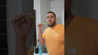 La brosse à dent verte😂#humour #viral #viralshorts #viralreels #funny #funnyreels #funnyshorts #lol