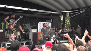 Every Time I Die - Underwater Bimbos From Outer Space live (short clip) Vans Warped tour