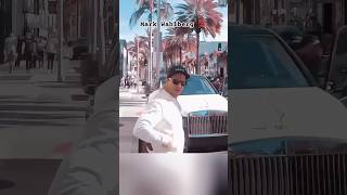 Driving his Rolls by himself 🕶️ #markwahlberg #rollsroyce #happypeople