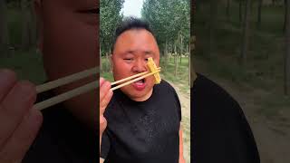 How can you get full by eating like this? Who knows the destructive power of this video on foodi