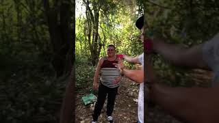 Jodiendo en la valla con gustavito -