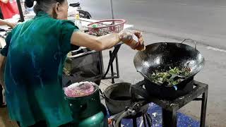 Thai basil fried rice 😋 - Thai Street Food