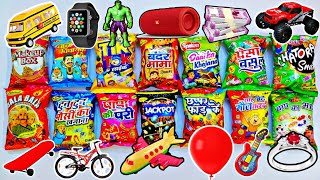 Latest collection of snacks with free gifts inside ! Moj ho gai aaj to , itne mehnge gifts nikle😍🥰