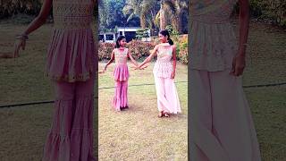 thumak thumak #gulabisharara sister's dance gulabi sharara