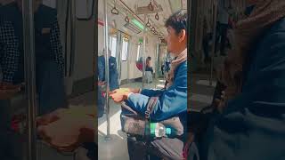 Metro m safar karte huye# new viralvideo#trending