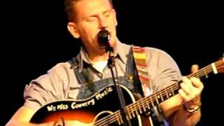 Joey + Rory perform Chain of Love in Osceola IA