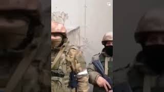 Украинцы убеждают российских военных сдать оружие