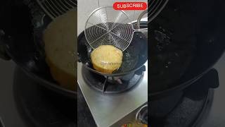 टम्म फुगलेली पुरी #cooking #पुरी #puri #viral #trending #shorts