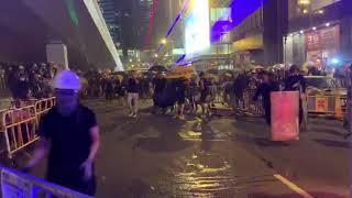 20190728 白車分紅海 (轉) hong kong protest, protester step aside for ambulance like Moses dividing the sea