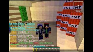 jogando hide and seeker e pvp no mesmo servidor