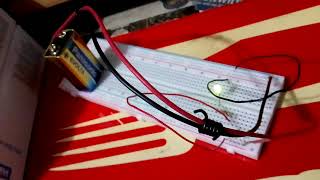 LED circuit with battery