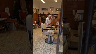 Retro olasz fodrászat Tarvisio - Retro Italian barbershop in Tarvisio   #italy #travel #tarvisio🏞