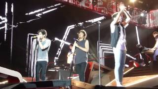 One Direction signing Though the Dark and Liam and Niall dancing WWAT Madrid 11.07.14 FRONT ROW