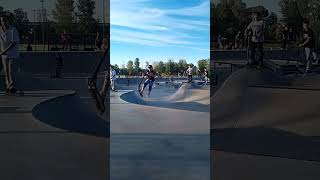 Бартвист  и почти  трёха #automobile #skatepark #tricks #skate #самокат #skateboarding #flip #kss