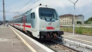 TRENI IN TRANSITO ALLA STAZIONE DI VILLA LITERNO: TRA TRENI MERCI E INTERCITY