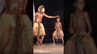 LE GUERRIER DANSE AU CONGO KINSHASA