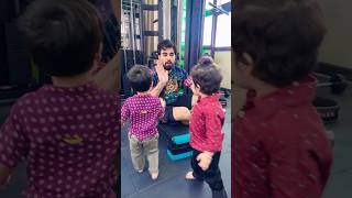 Papa ko gym me handshake 🤝❤️ #cutebaby #payalmalik #kritikamalik #armaanmalik #zaidayantuba 😄