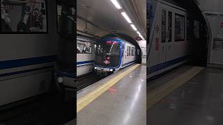 Caf serie 2000b entrando La Latina con destino Casa de Campo en línea 5 Metro de Madrid 🇪🇸 Train