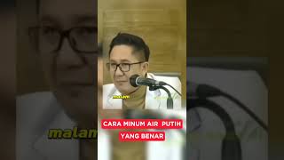 cara minum air putih yang benar