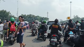 Melintas Jalan Tanah Abang Arah kawasan monas