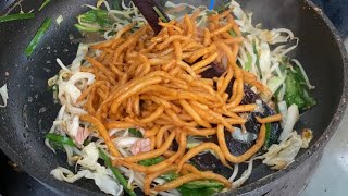 Cambodian street food - Rice pin noodles stir fry - Short noodles