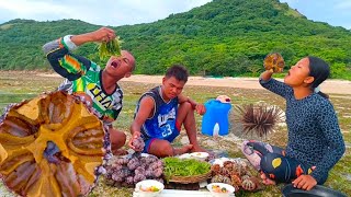 CATCHING AND EATING FRESH SEA GRAPES AND SEA URCHIN