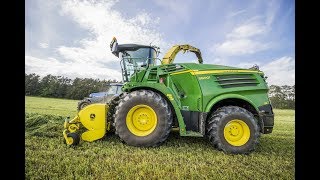 Grass silage - John Deere 8800i + Kirovec K701 P