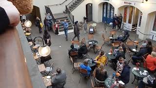 Covent Garden singer, 'Volare'.