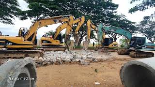 Incredible 4 Excavator CAT 320D, 320C Breaking Rocks,Road construction