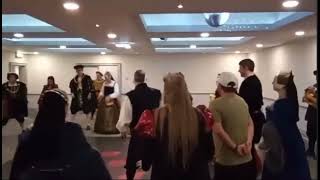 Tudor Banquet Dance: Learning the washerwoman Bransle