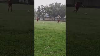 🌧️☔⚽ serunya main bola hujan hujan