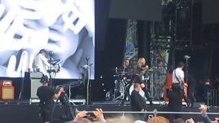 Phantogram - You Don't Get Me High Anymore (Live At Lollapalooza In Chicago's Grant Park)