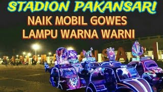 Naik Mobil Gowes di Stadion Pakansari