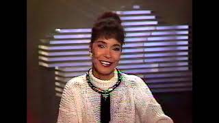 TF1 (6 Décembre 1987): Speakerine (Nadia Samir) - Pubs - JT 13H