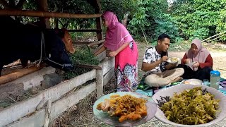 Aktivitas Hidup Di Desa, Memasak Sayur Tumis  Bunga Pepaya, Rebon, Tempe, Makan Malam Bersama