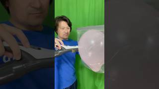 風船を圧縮袋に入れたら風船も圧縮できる？【Can you compress a balloon if you put it in a compression bag?】#shorts