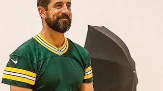 Aaron Rodgers vs Umbrella Coverage