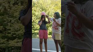 birbirimiz üstünde balon patladdik #komedi #keşfetbeniöneçıkar #youtubeshorts