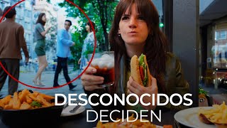 UN DIA COMIENDO COMO PERSONAS DESCONOCIDAS