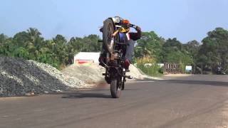 YBX 1st gear slow wheelie by shan,Kerala 2013 ,Team Insane