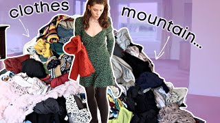 EPIC wardrobe declutter before MOVING // clear out my wardrobe with me ~ 2022!