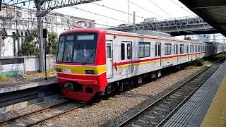 Tokyo Metro 05 108F berangkat dari Stasiun Ancol