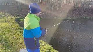 upetakiu zvejyba (trout fishing)