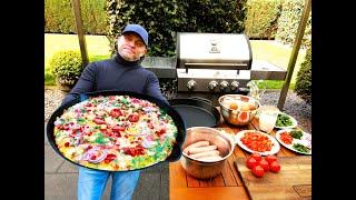 Griechisches XXL Bauern Frühstücks-Omelett aus dem Gusseisen Pfanne. Gasgrill Rezepte. One Pot