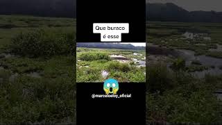 Buraco misterioso no lago