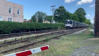 M9 (Hempstead Branch) Passing by Hilton Ave Grade Crossing in Garden City