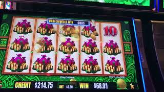 Slot Machine Big Hits/Bonus Play Action