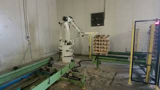 Kawasaki robot  bij Schilleman Pallets B V